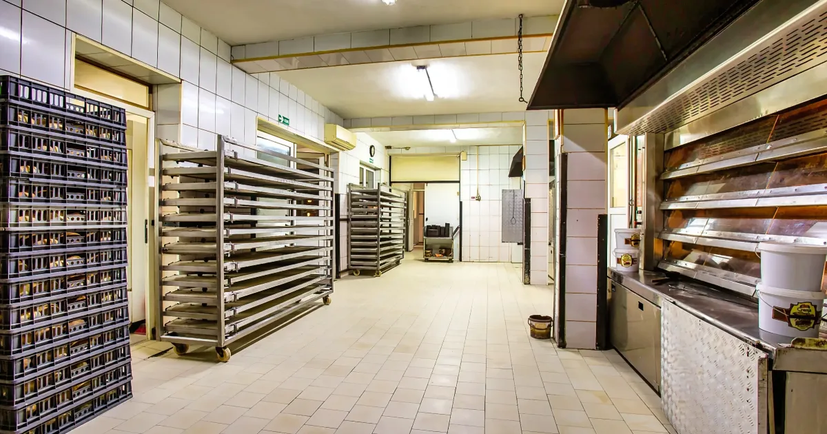 Quels locaux vérifier dans une unité de production de pain ?