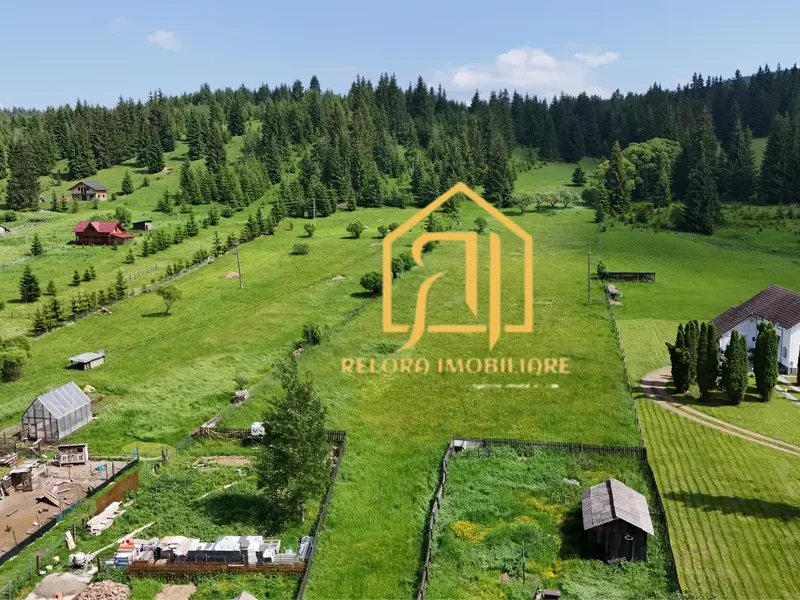 Terrain 1,8 hectare à Dorna Arini avec vue sur le massif du Rarău